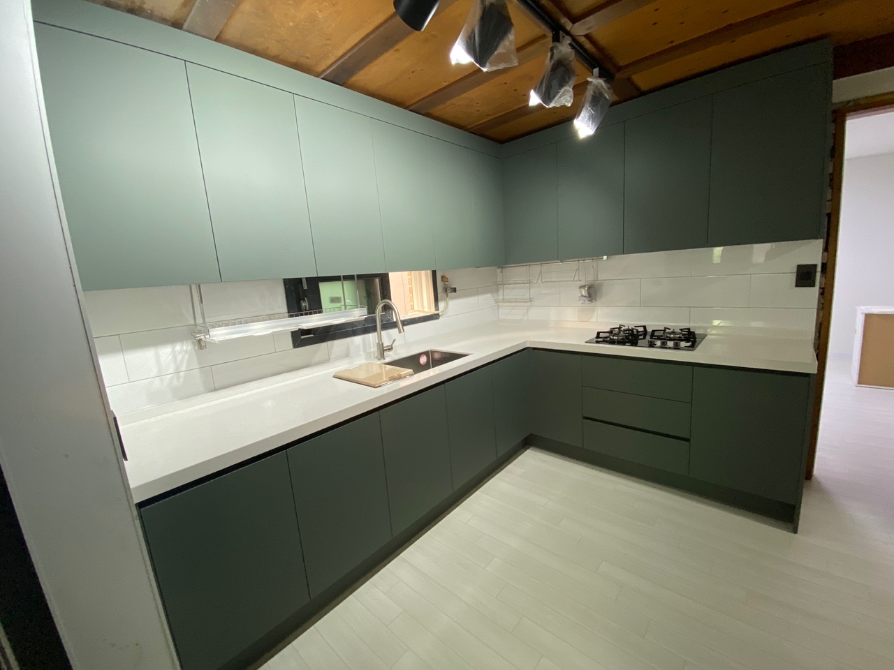 2049928719_2jfwUtSc_d961c99152663b2a932671c8d05a050f1b7a1a26.jpg 이미지크게보기